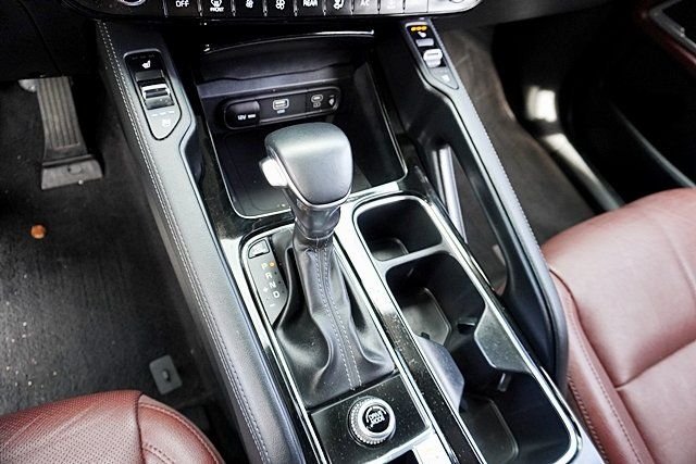 Used 2023 Black Kia EX image 32