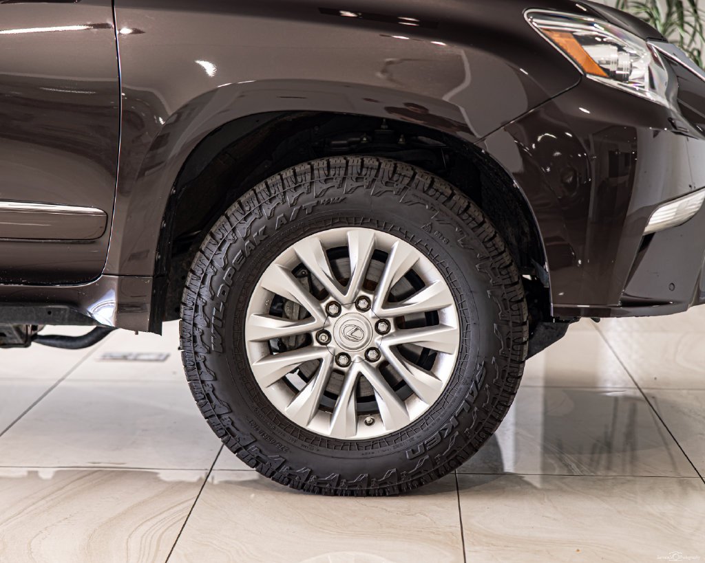 Used 2018 Red Lexus 460 image 10