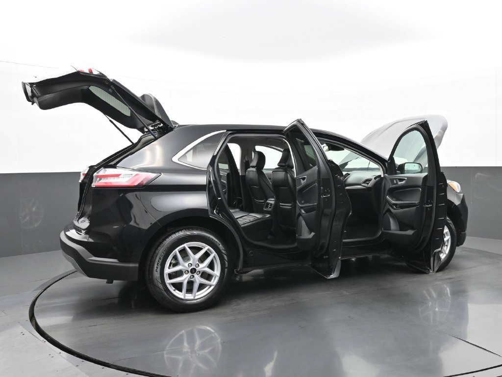 Used 2023 Black Ford SEL image 45