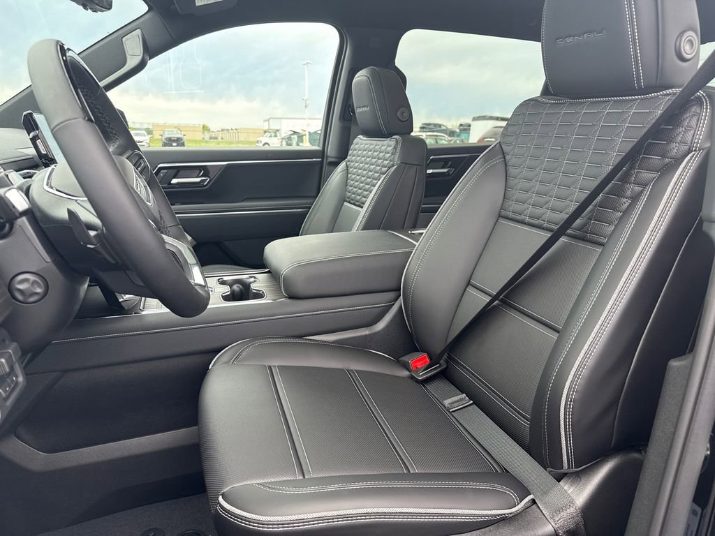 2025 GMC Sierra EV Denali - Photo 17