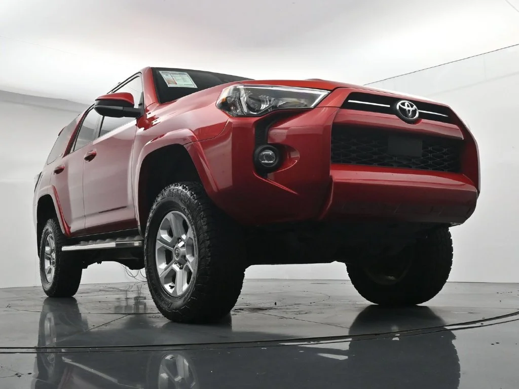 Used 2022 Red Toyota SR5 image 31