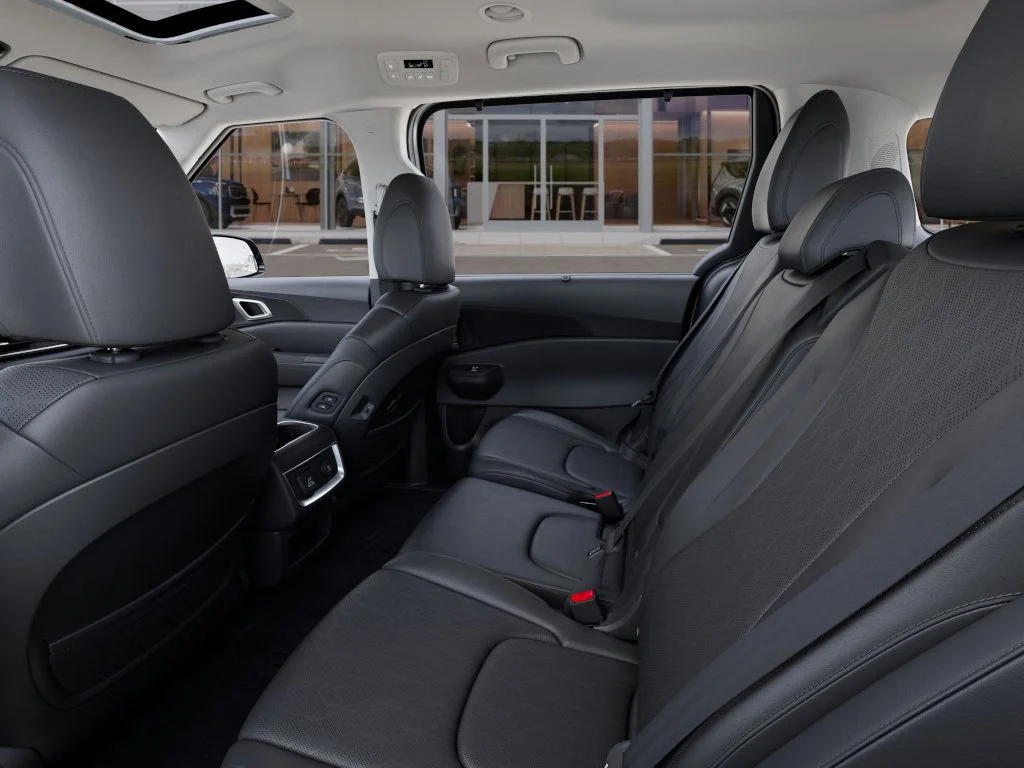 2025 Kia Carnival SX - Photo 18