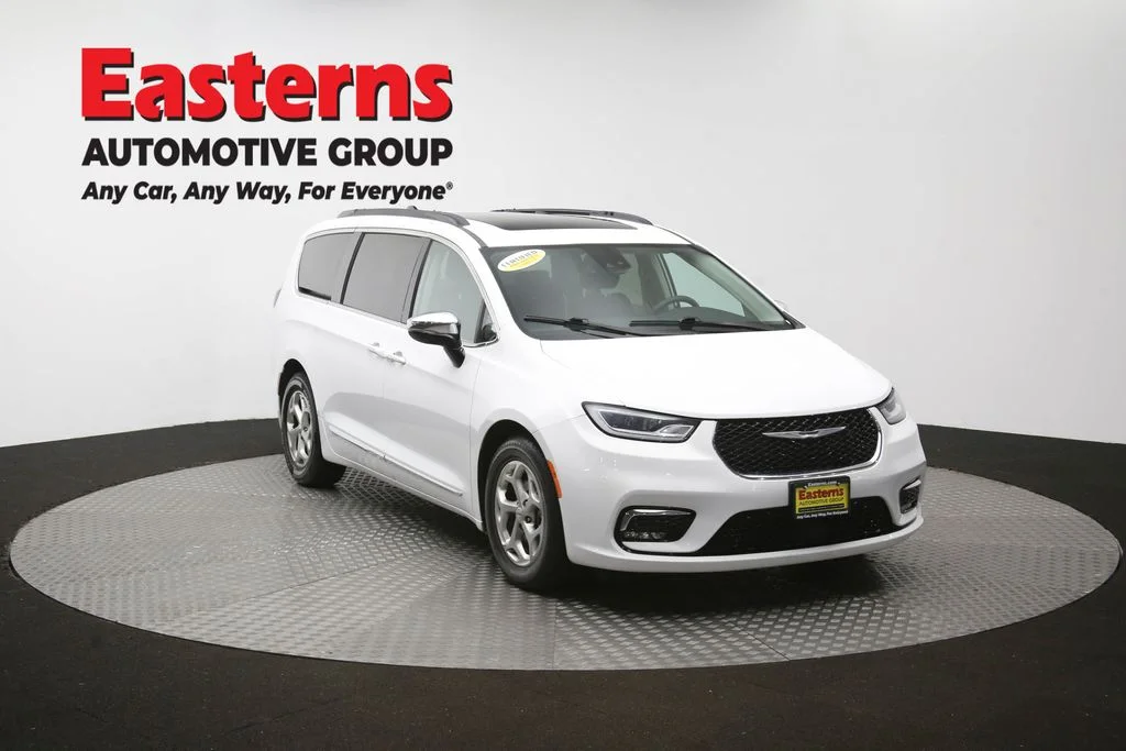 Used 2023 White Chrysler Limited image 53