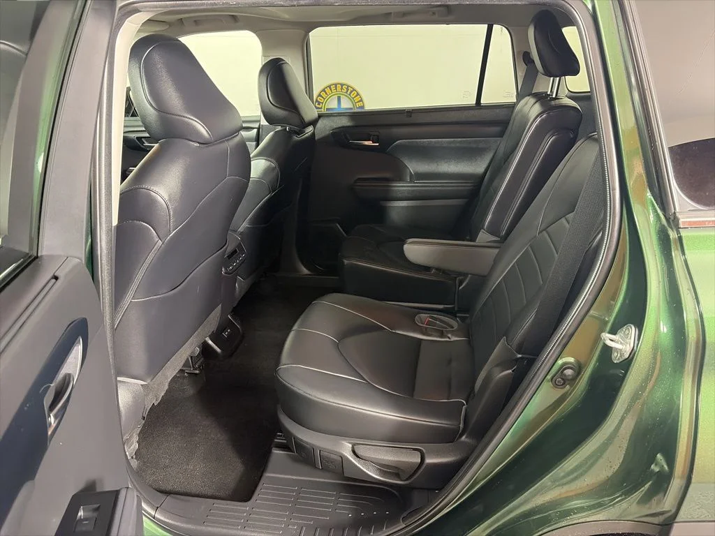 Used 2023  Toyota XLE image 13