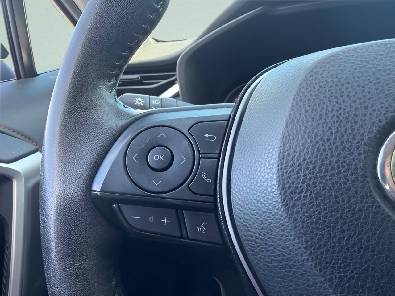 Used 2019 Ruby Flare Pearl Toyota Adventure image 20