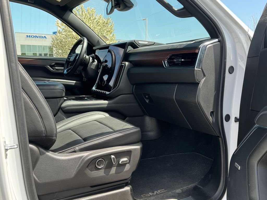 2025 GMC Yukon XL Denali - Photo 10