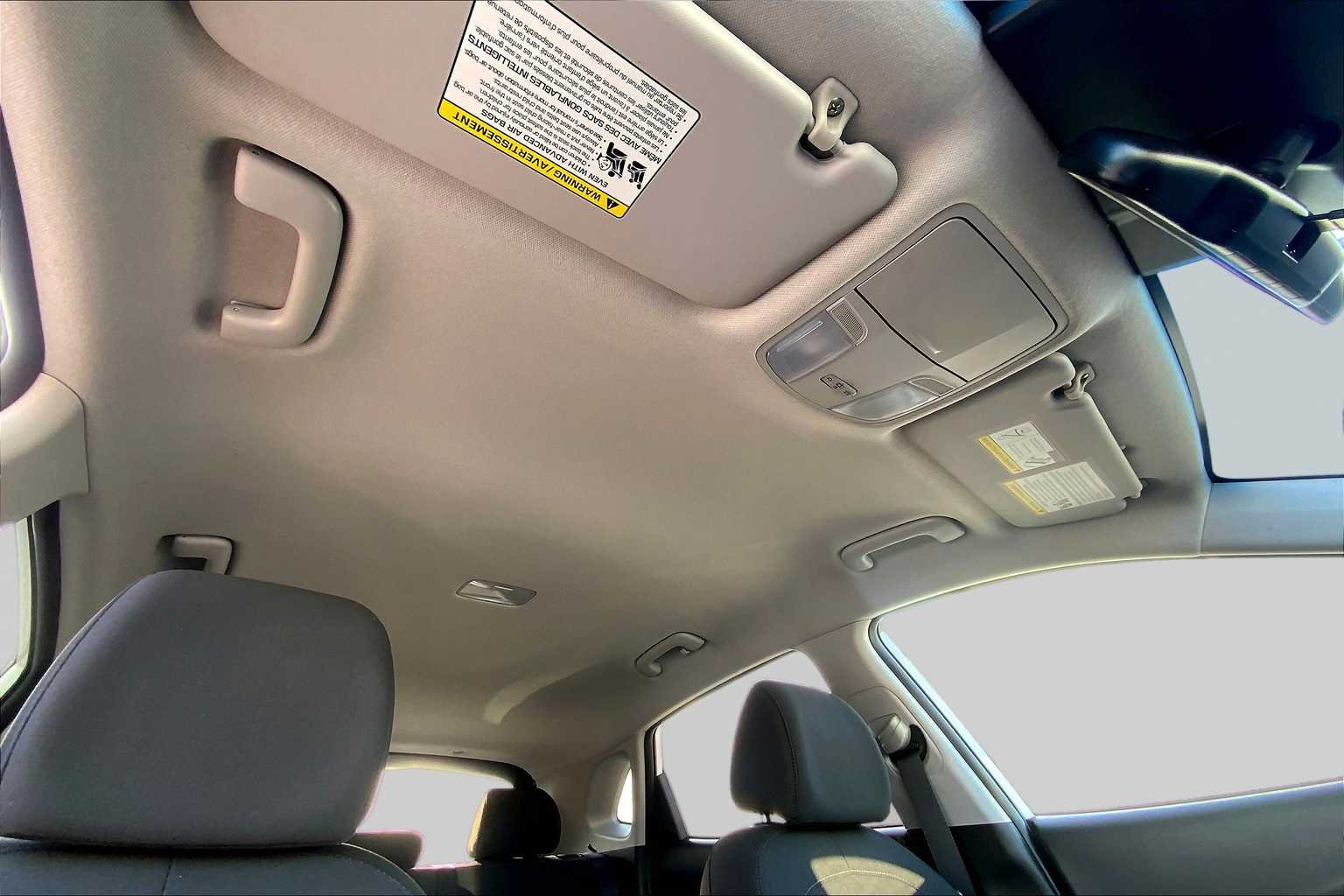 Used 2022 Lunar White Hyundai SEL image 14
