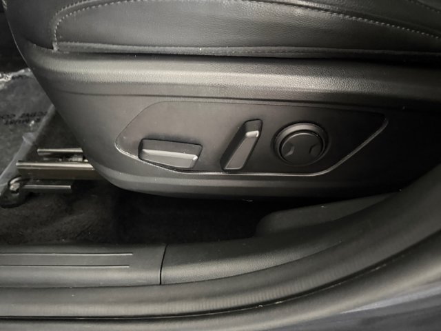 Used 2023 Gray Hyundai SEL image 9