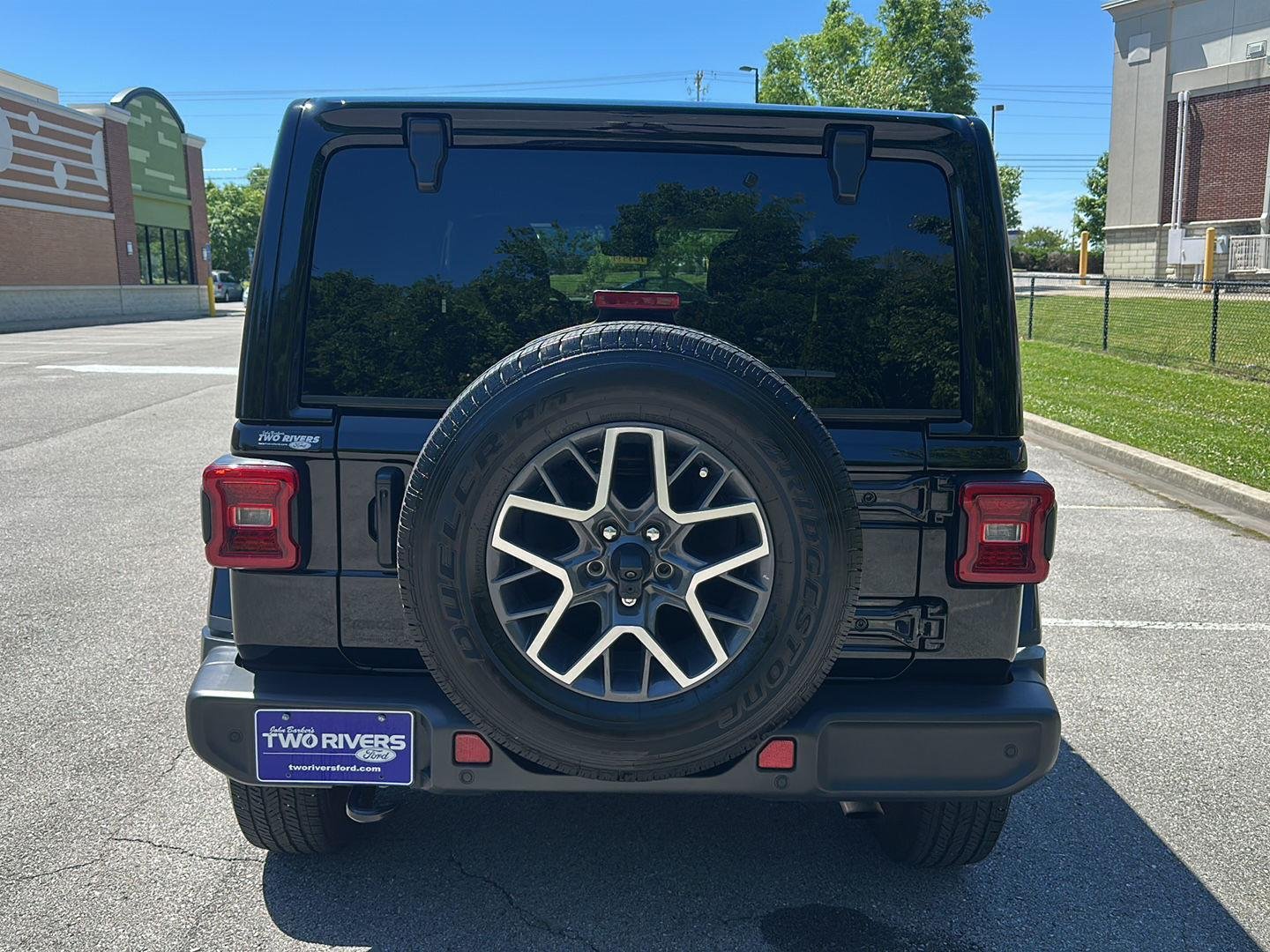 Used 2024 Black Clearcoat Jeep Sahara image 4