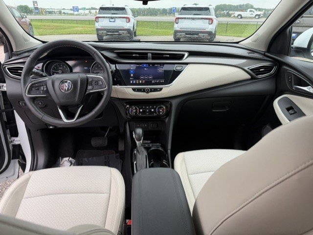 Used 2022 Summit White Buick Select image 26