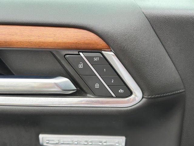 Used 2023  GMC Denali image 37