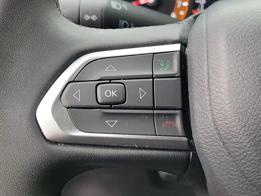 Used 2024 Black Jeep Latitude image 25