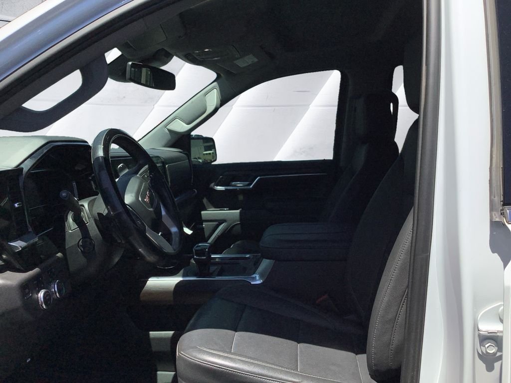 Used 2023 White GMC SLT image 7