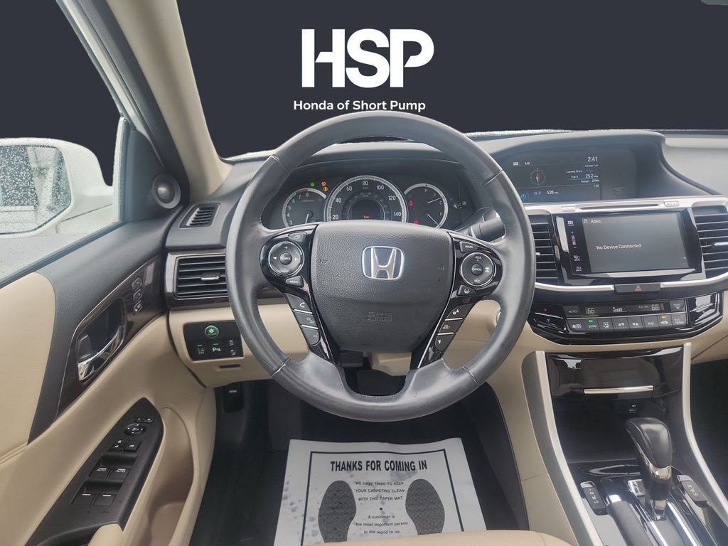 Used 2017 White Orchid Pearl Honda Touring image 12