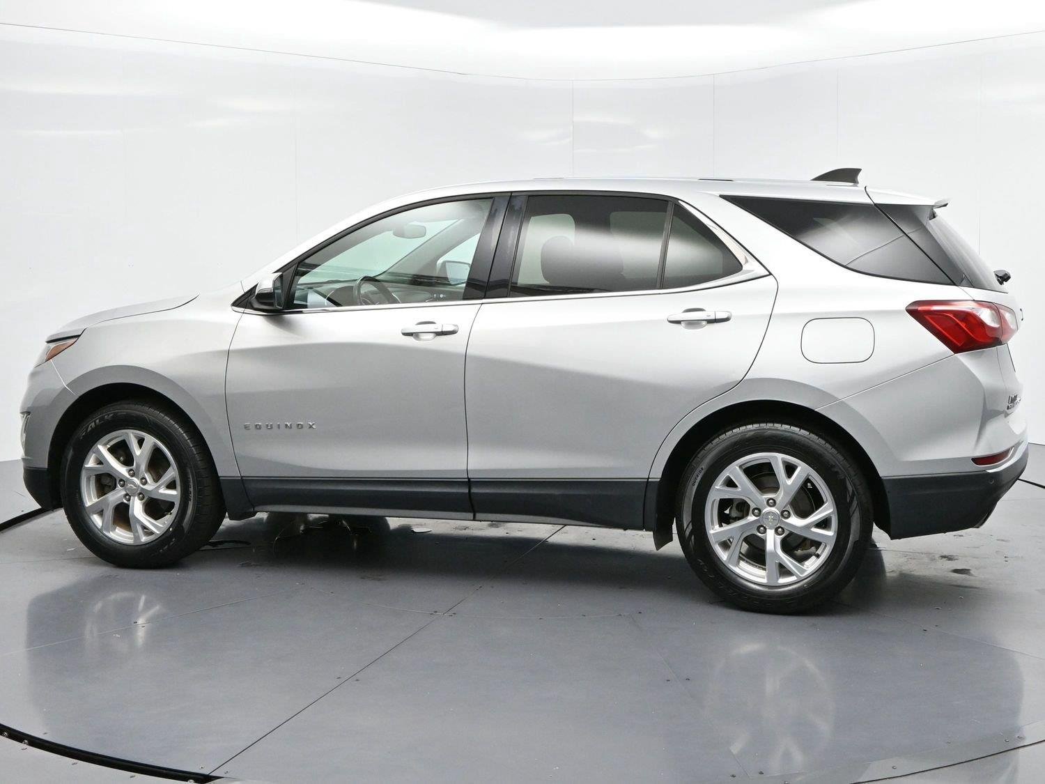 Used 2018 Silver Ice Metallic Chevrolet LT image 5
