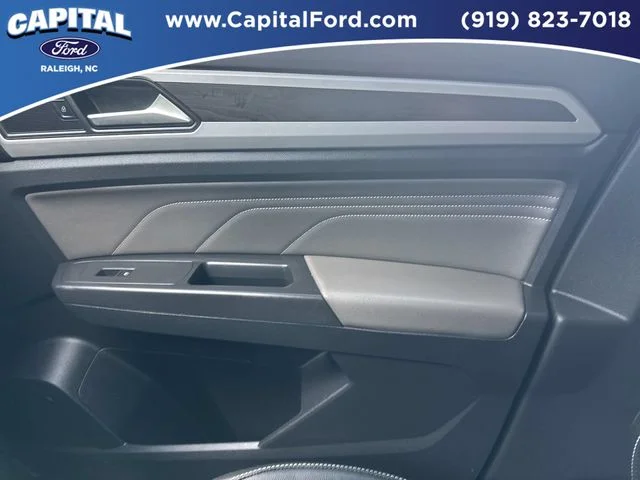 Used 2023  Volkswagen 3.6L V6 SE w/Technology image 28