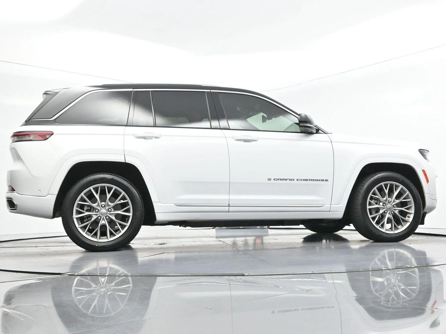 Used 2022 Bright White Clearcoat Jeep Summit image 55