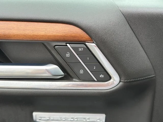 Used 2023  GMC Denali image 37