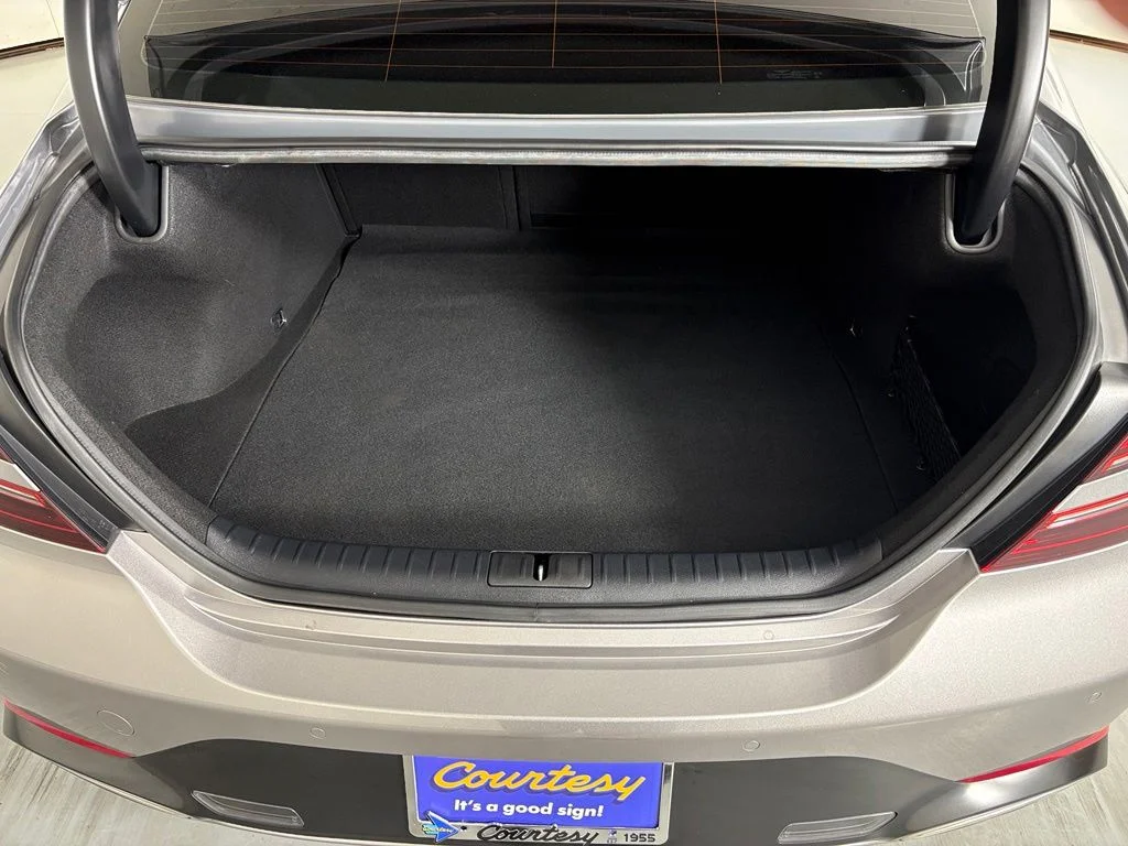 Used 2023 Silver Genesis 3.3T image 18