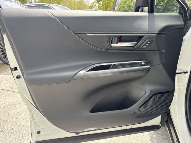 Used 2021 White Toyota XLE image 13