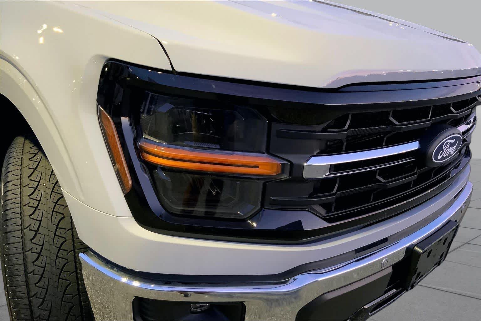 Used 2024 Avalanche Gray Ford XLT image 24