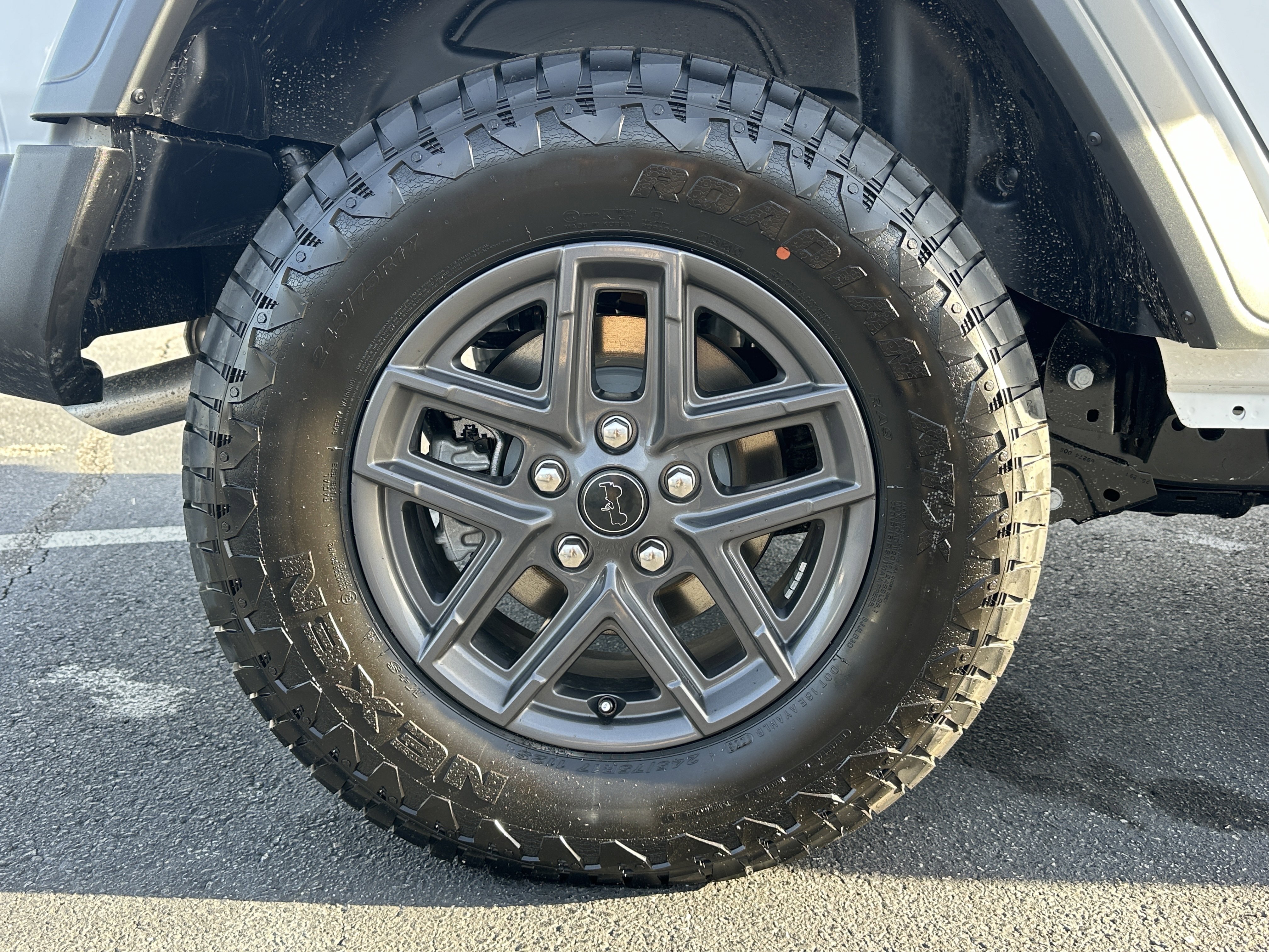 New 2026 Bright White Clear-Coat Exterior Paint Jeep Sport S image 18