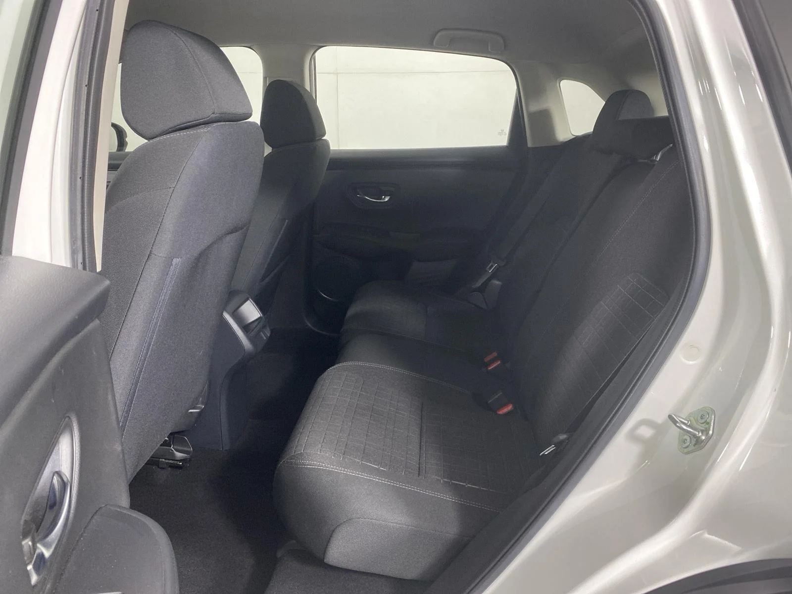 Used 2024 Platinum White Pearl Honda LX image 21