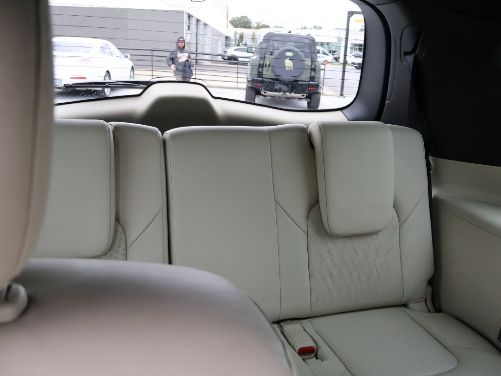 Used 2023 Moonstone White INFINITI Sensory image 15