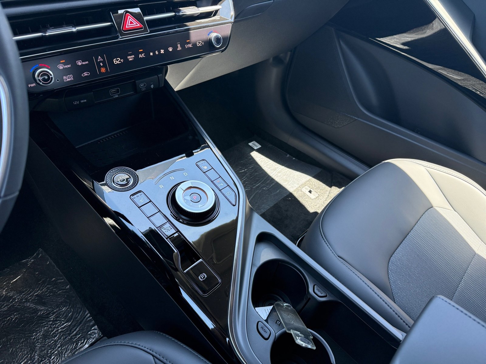 New 2026 Interstellar Gray Kia WIND image 13