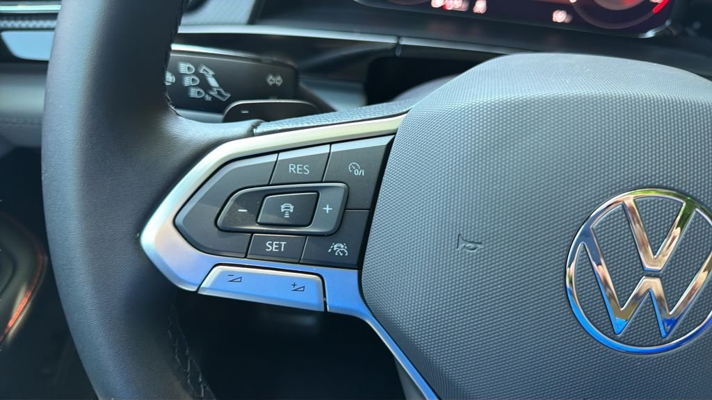 New 2026 Opal White Pearl Volkswagen 2.0T Peak Edition image 23