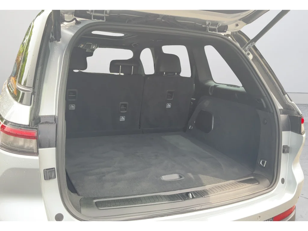 Used 2022 Silver Jeep Trailhawk image 19