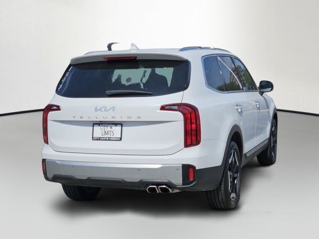 Used 2024 White Kia S image 5