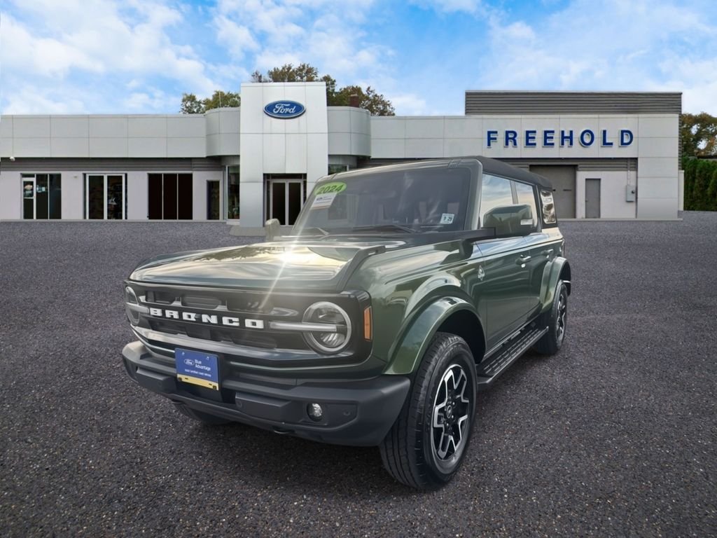 Certified Used 2024 Green Metallic Ford Outer Banks image 4