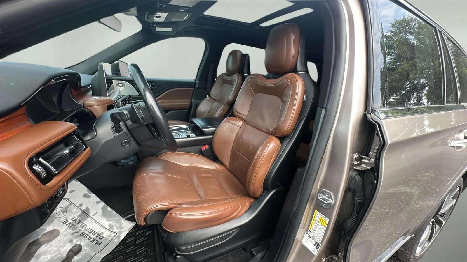 Used 2020 Brown Lincoln Reserve image 16