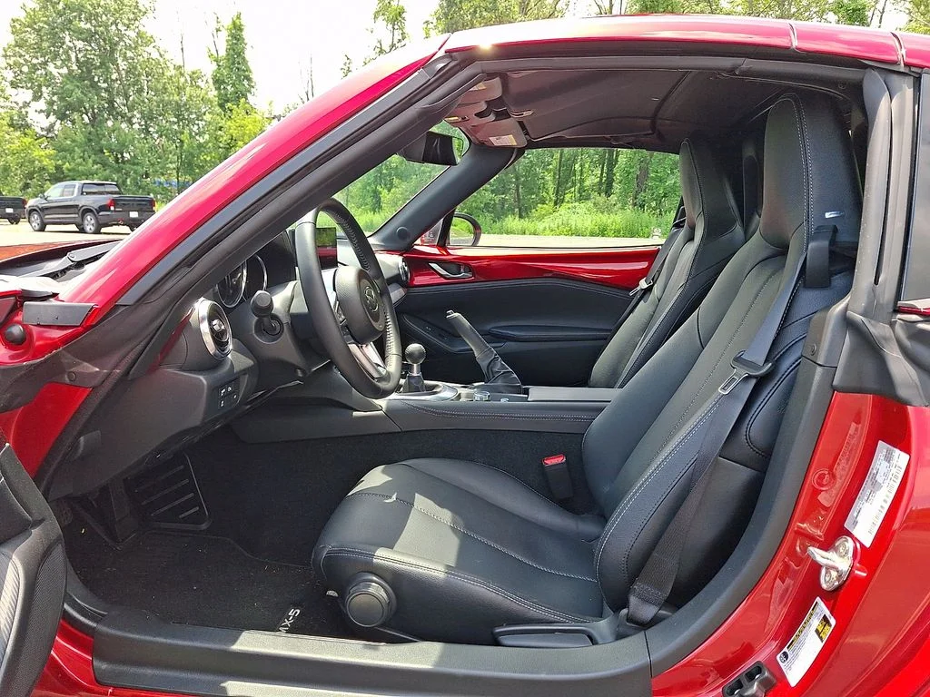2025 Mazda MX-5 Miata RF Grand Touring - Photo 10