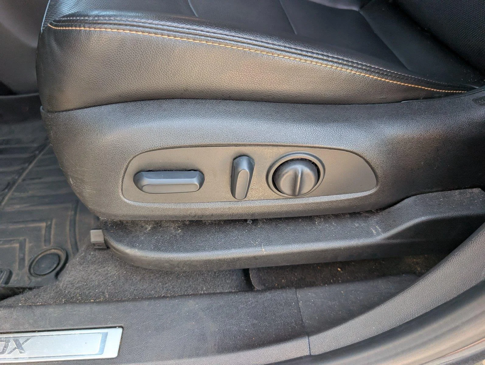 Used 2022 Iron Gray Metallic Chevrolet Premier image 14