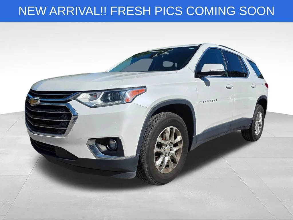 Used 2019 IRIDESCENT PEARL TRICOAT Chevrolet LT Cloth image 11