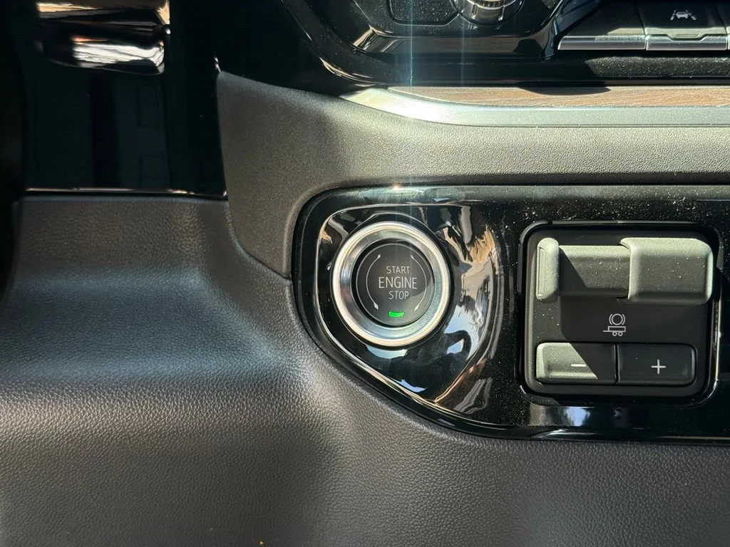 New 2026 Summit White GMC SLT image 26