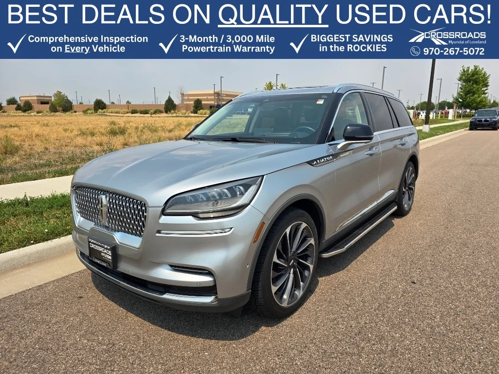 Used 2022 Silver Radiance Metallic Clearcoat Lincoln Reserve image 1
