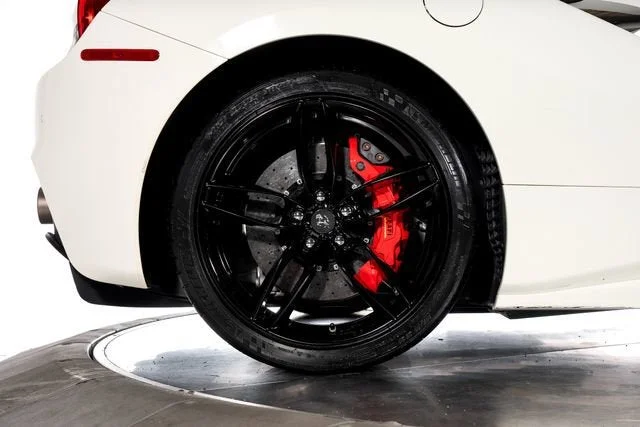 Used 2016 Bianco Avus Ferrari  image 20