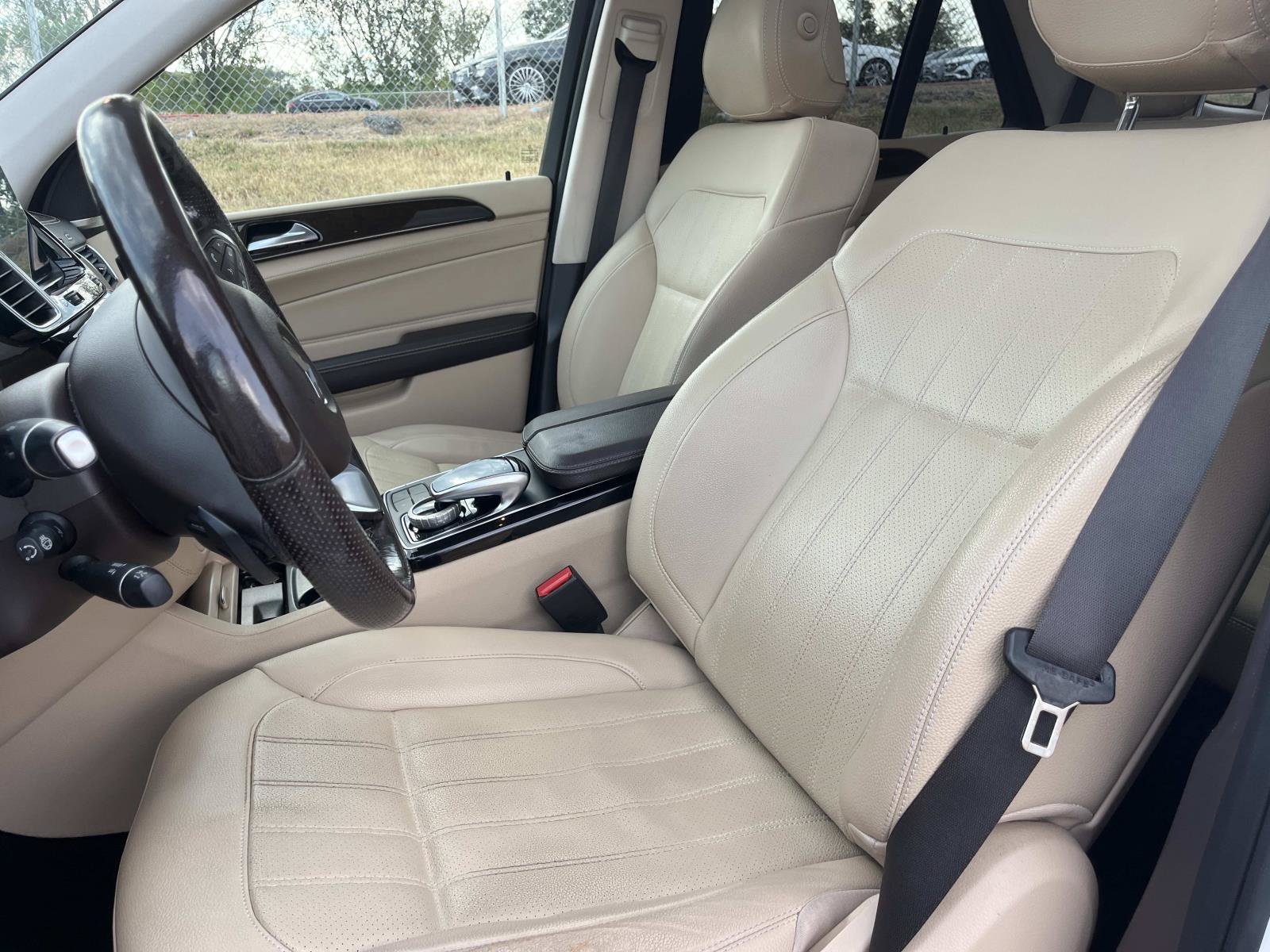 Used 2018 Polar White Mercedes-Benz GLE 350 image 25