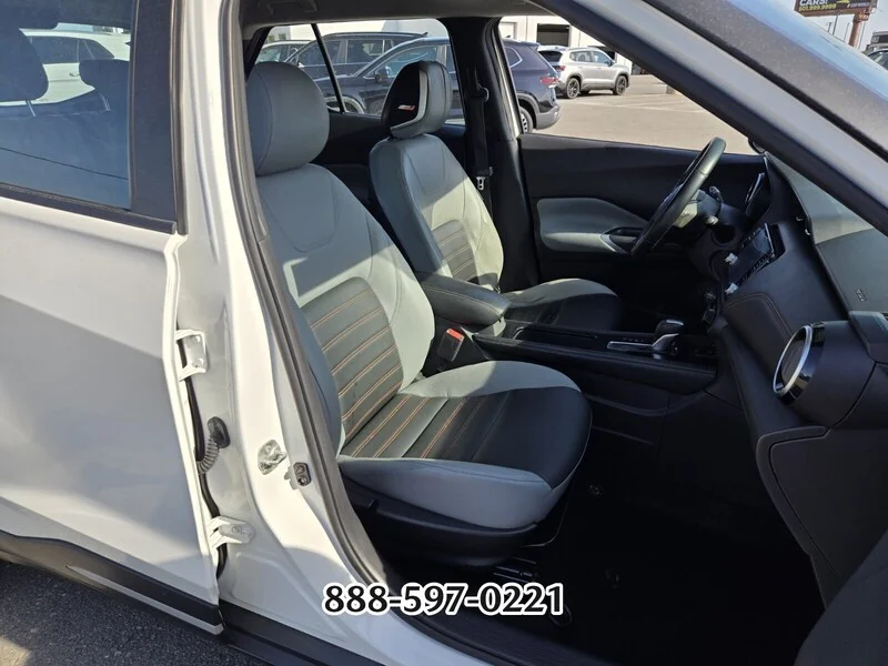 Used 2022 Aspen White NISSAN SR image 19