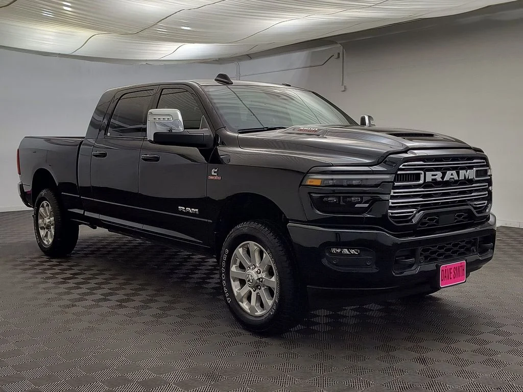 Certified Used 2025 Diamond Black Crystal Pearlcoat Ram Laramie image 7