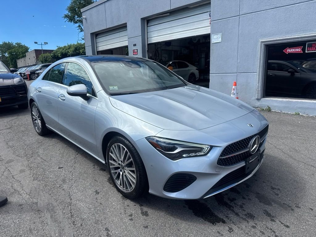 Used 2025  Mercedes-Benz CLA 250 image 3