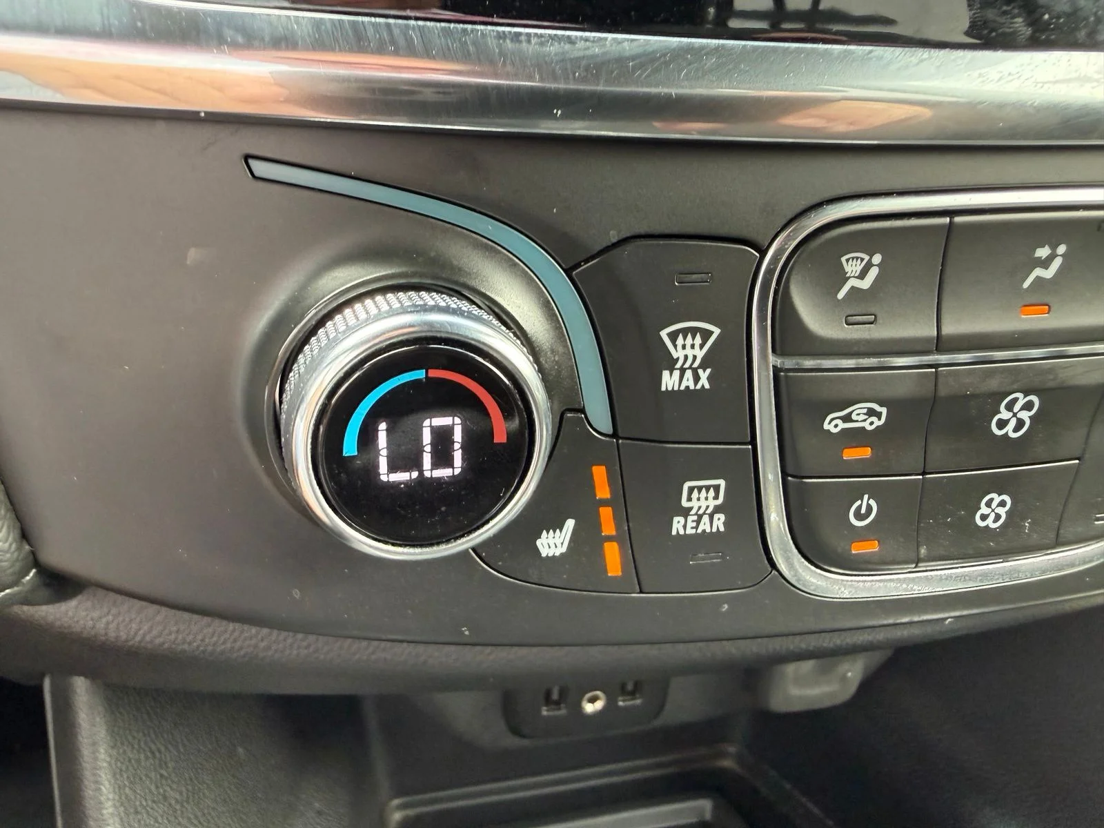 2023 Chevrolet Traverse 1LT - Photo 25