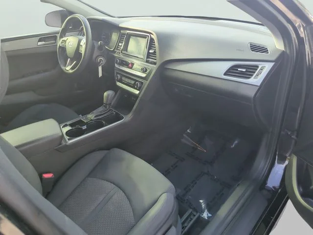 Used 2019 Black Hyundai SE image 12