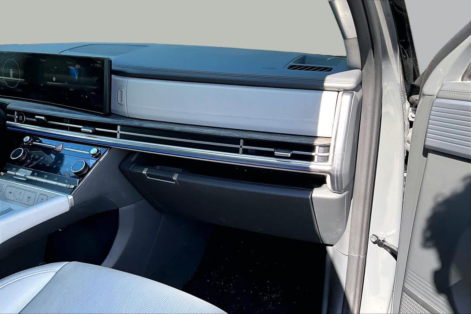 Used 2025 Hampton Gray Hyundai Calligraphy image 18