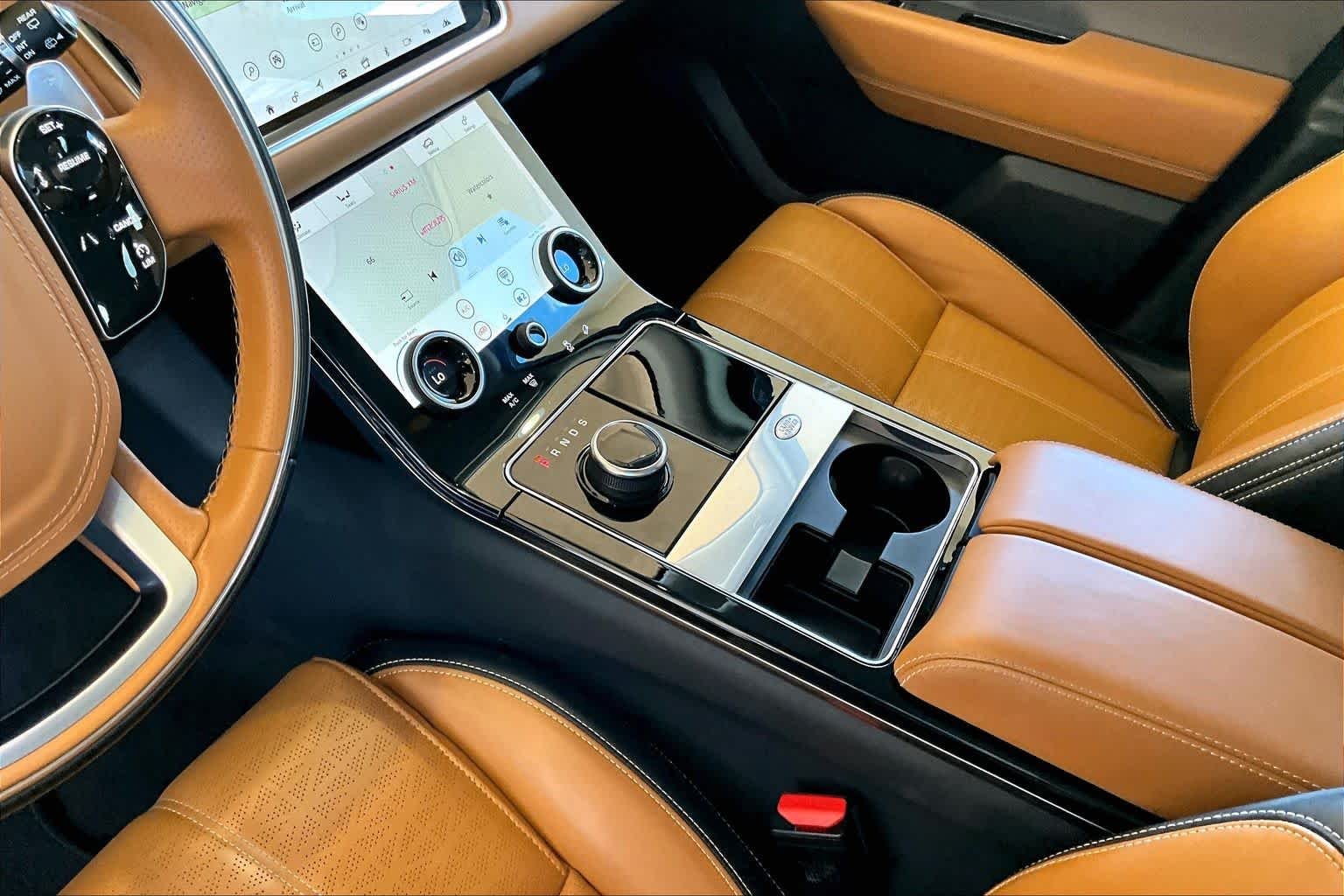 Used 2019 Kaikoura Stone Metallic Land Rover S image 17