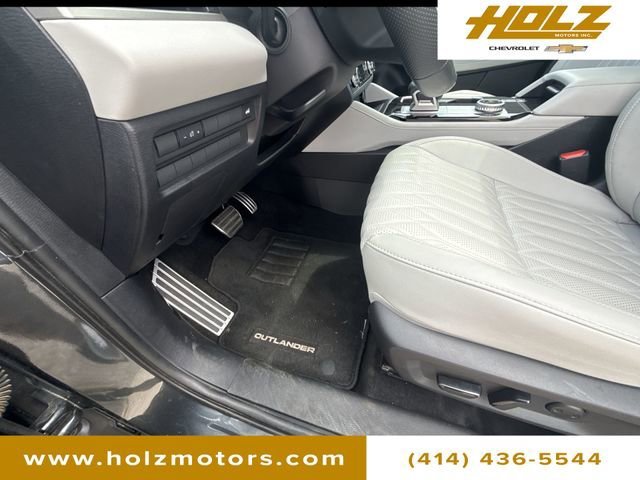 2025 Mitsubishi Outlander SEL - Photo 36