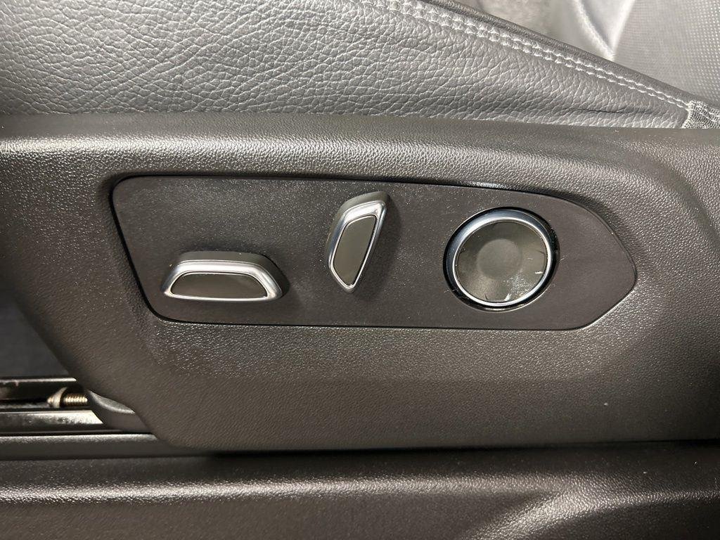 Used 2021 Onyx Black GMC Denali image 8